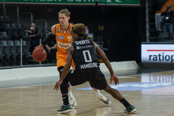 两位超级巨 两位超级巨