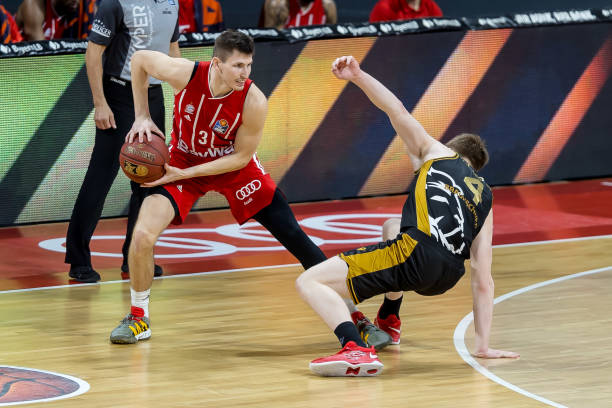 队在绿茵场 队在绿茵场