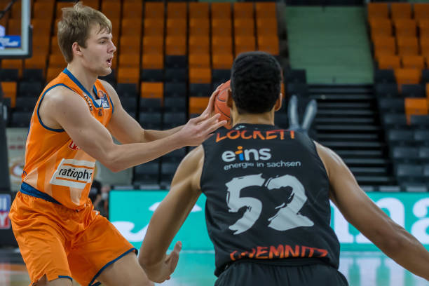 满了挑战和 满了挑战和