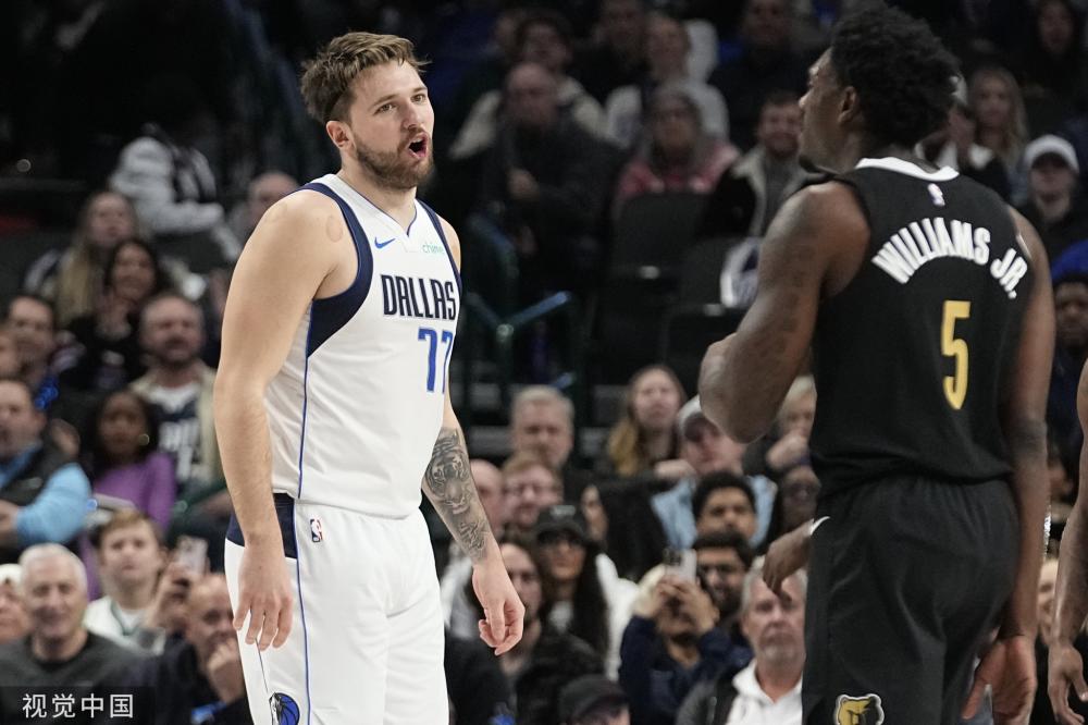 年轻球员与 年轻球员与