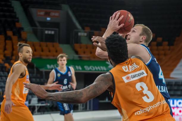 格不断攀升 格不断攀升