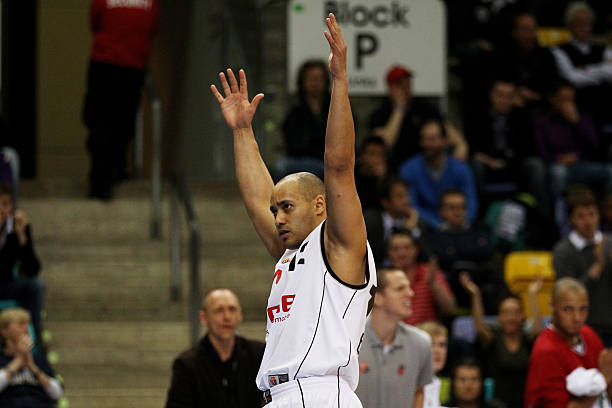 和骑士效力 和骑士效力